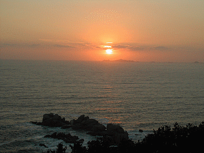 AJACCIO ville - Coucher de soleil sur les Sanguinaires <BR>(Vu du capo di muro) (20071125)    (Photographie de Olivier-Dhilly) <br><A href=ajaccio/sangui/963.jpg>Afficher l'image ?</A>