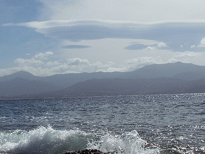 AJACCIO ville - Nuages lenticulaires (20060101)    (Photographie de Mathieu-Nivaggioni) <br><A href=ajaccio/ville/991a.jpg>Afficher l'image ?</A>