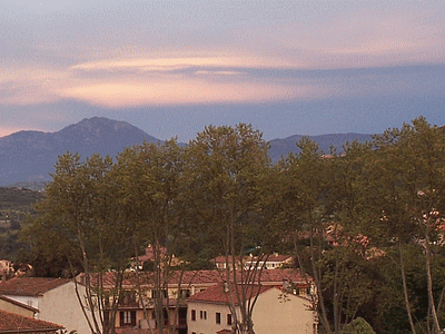 AJACCIO ville -Nuages  lenticulaires á MEZZAVIA (20060101)    (Photographie de Mathieu-Nivaggioni) <br><A href=ajaccio/ville/991b.jpg>Afficher l'image ?</A>