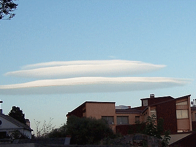 AJACCIO ville - Nuages  lenticulaires (20060101)    (Photographie de Mathieu-Nivaggioni) <br><A href=ajaccio/ville/993a.jpg>Afficher l'image ?</A>