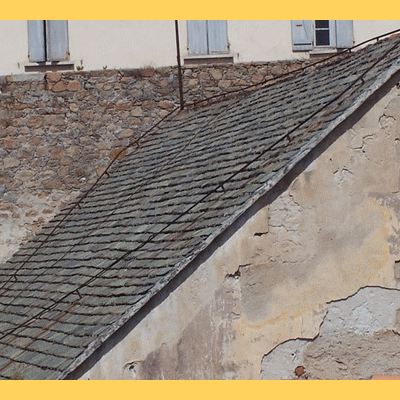 La citadelle d AJACCIO<BR> Toit de Lauze pour la poudrière