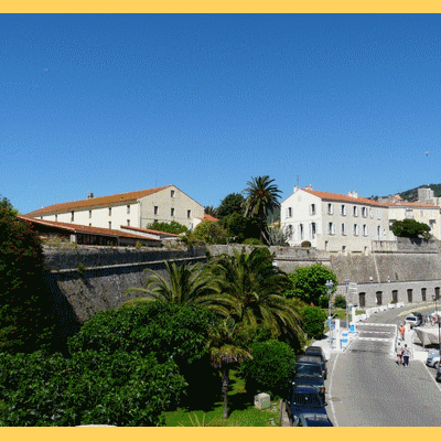 La citadelle d AJACCIO <BR>Vue du port de plaisance