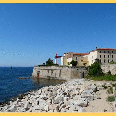 La citadelle d AJACCIO <BR>Vue du port de plaisance