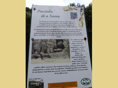 Panneau relatant l‚histoire du hameau de la Crête situé au-dessus du village de Giuncheto