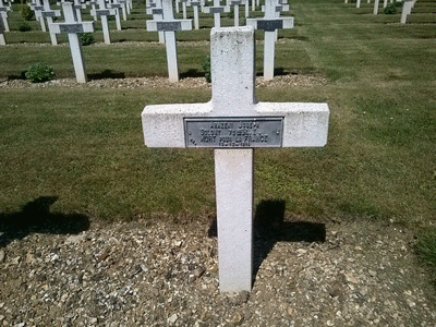 Tombe deAVAZERI Joseph Louis de Candide à <a HREF=fotom2l.php?necro=142>  <U>Amiens (NÃ©cropole Nationale "Saint-Acheul)</U> </A> 591