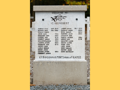 Tombe deCASANOVA Ours Dominique  à <a HREF=fotom2l.php?necro=328>  <U>Bayon - Nécropole nationale
 </U> </A> Ossuaire 1