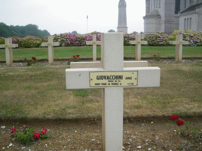 Tombe deGIOVACCHINI Ange Toussaint à <a HREF=fotom2l.php?necro=67>  <U>Ablain Saint-Nazaire (NÃ©cropole nationale Notre Dame de Lorette )</U> </A> 34-07-6764