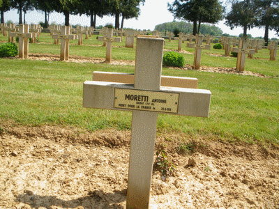 Tombe deMORETTI Antoine Martin à <a HREF=fotom2l.php?necro=145>  <U>Hattencourt (NÃ©cropole Nationale)</U> </A> 571