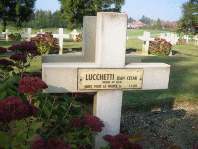 Tombe deLUCCHETTI Jean César à <a HREF=fotom2l.php?necro=64>  <U>Maurepas (Necropole Nationale)</U> </A> 705