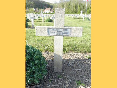 Tombe deMAZZONI Ange à <a HREF=fotom2l.php?necro=170>  <U>Vailly-sur-Aisne (Nécropole Nationale) </U> </A> 1064