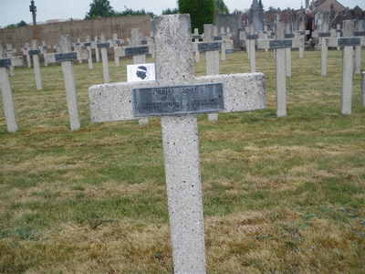 Tombe deNOBILI Félix à <a HREF=fotom2l.php?necro=98>  <U>Noeux-les-Mines (Carré militaire) </U> </A> 262