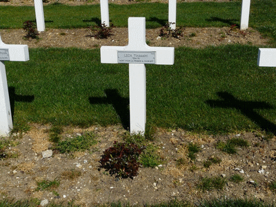 Tombe deLECA Toussaint à <a HREF=fotom2l.php?necro=6>  <U>Fleury-devant-Douaumont (NÃ©cropole nationale Douaumont)</U> </A> 4239