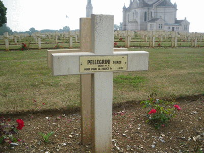 Tombe dePELLEGRINI Pierre Jean à <a HREF=fotom2l.php?necro=67>  <U>Ablain Saint-Nazaire (Nécropole nationale Notre Dame de Lorette ) </U> </A> 25 - 09- 4999