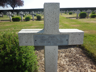 Tombe deBARIANI Jacques Pierre à <a HREF=fotom2l.php?necro=61>  <U>Rancourt (Necropole Nationale) </U> </A> 3270