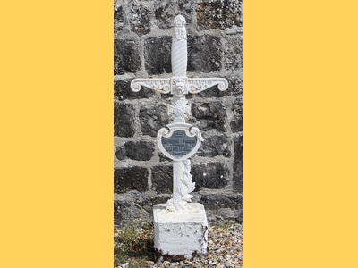 Tombe deSUFFREDINI François à <a HREF=fotom2l.php?necro=427>  <U>Saintes (CarrÃ© militaire du cimetiÃ¨re Saint-Vivien)</U> </A> Carr&eacute; A Tombe 4