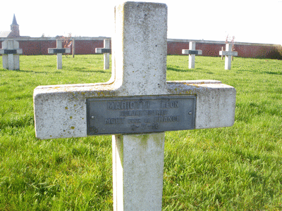 Tombe deMARIOTTI Léon Victor Adolphe à <a HREF=fotom2l.php?necro=134>  <U>Villers-Carbonnel (NÃ©cropole Nationale)</U> </A> 196