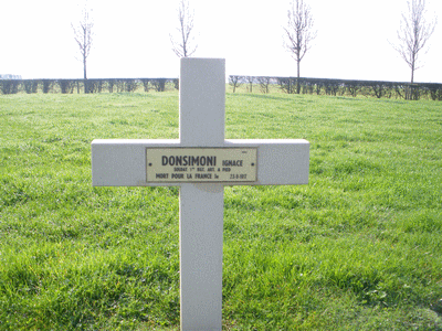 Tombe deDONSIMONI Ignace à <a HREF=fotom2l.php?necro=83>  <U>YPRES (CimetiÃ¨re National FranÃ§ais "Saint-Charles de Potyze")</U> </A> 3441