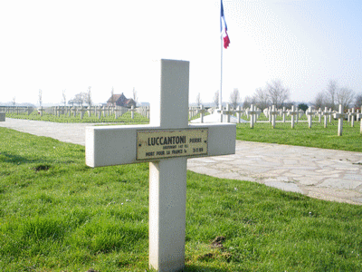 Tombe deLUCCANTONI Désiré  à <a HREF=fotom2l.php?necro=83>  <U>YPRES (CimetiÃ¨re National FranÃ§ais "Saint-Charles de Potyze")</U> </A> 834