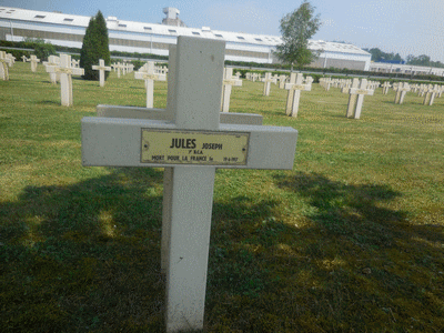 Tombe deJULES Joseph  à <a HREF=fotom2l.php?necro=199>  <U>Cormicy (NÃ©cropole nationale 'La maison bleue)</U> </A> 2407