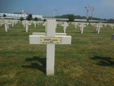 Tombe deOTTAVI Dominique à <a HREF=fotom2l.php?necro=199>  <U>Cormicy (NÃ©cropole nationale 'La maison bleue)</U> </A> 6047