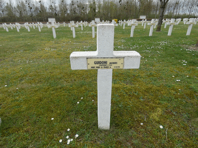 Tombe deGUIDONI Jacques Toussaint à <a HREF=fotom2l.php?necro=201>  <U>Minaucourt-le-Mesnil-lès-Hurlus
(Nécropole nationale Le Pont du Marson) </U> </A> 2443