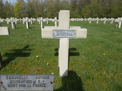 Tombe deEMMANUELLI Antoine à <a HREF=fotom2l.php?necro=211>  <U>Saint-Thomas-en-Argonne (Nécropole nationale) </U> </A> 2380