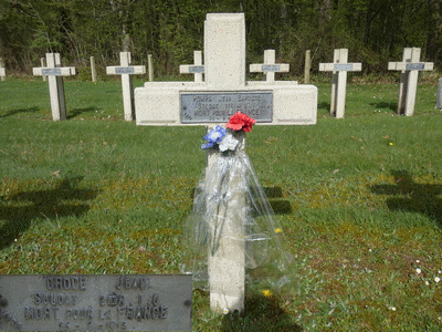 Tombe dePOMPA Jean Baptiste à <a HREF=fotom2l.php?necro=211>  <U>Saint-Thomas-en-Argonne (NÃ©cropole nationale)</U> </A> 4615