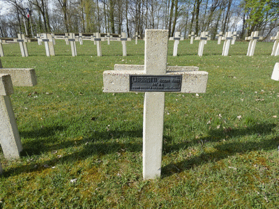 Tombe deLIBEROTTI Joseph à <a HREF=fotom2l.php?necro=285>  <U>Vauquois (CimetiÃ¨re national de la Maize)</U> </A> 354