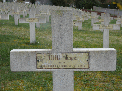Tombe deVOLPEI Jacques à <a HREF=fotom2l.php?necro=286>  <U>Vadelincourt (Nécropole nationale) </U> </A> 1353