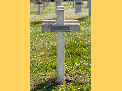 Tombe deOTTOMANI Jean François à <a HREF=fotom2l.php?necro=326>  <U>Vitrimont - Nécropole nationale Friscati
 </U> </A> 498