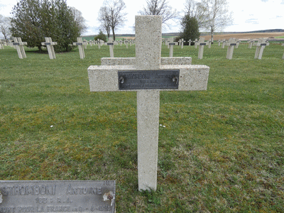 Tombe deSTROMBONI Antoine Grace à <a HREF=fotom2l.php?necro=63>  <U>Avocourt (nécropole nationale) </U> </A> 660