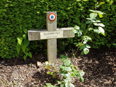Tombe deALLEGRINI Paul François à <a HREF=fotom2l.php?necro=433>  <U></U> </A> 