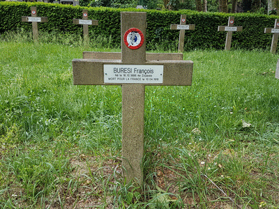 Tombe deBURESI François Marie à <a HREF=fotom2l.php?necro=383>  <U>Ivry-sur-Seine (CarrÃ©s Militaires du CimetiÃ¨re)</U> </A> Carr&eacute; 42 Rang 33 Tombe 53