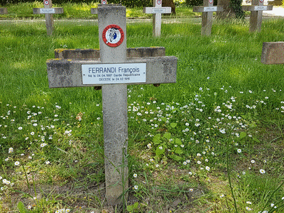 Tombe deFERRANDI François Antoine  à <a HREF=fotom2l.php?necro=383>  <U>Ivry-sur-Seine (CarrÃ©s Militaires du CimetiÃ¨re)</U> </A> Carr&eacute; 38 rang 4 Tombe 36