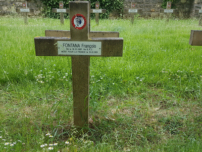 Tombe deFONTANA François à <a HREF=fotom2l.php?necro=383>  <U>Ivry-sur-Seine (CarrÃ©s Militaires du CimetiÃ¨re)</U> </A> Carr&eacute; 38 rang 3 Tombe 76