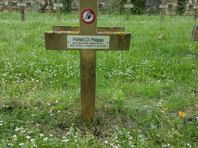 Tombe dePIANACCI Philippe Antoine à <a HREF=fotom2l.php?necro=383>  <U>Ivry-sur-Seine (CarrÃ©s Militaires du CimetiÃ¨re)</U> </A> Carr&eacute; 38 rang 3 Tombe 35