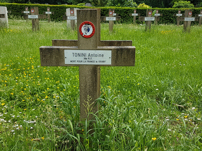 Tombe deTONINI Antoine Marc à <a HREF=fotom2l.php?necro=383>  <U>Ivry-sur-Seine (CarrÃ©s Militaires du CimetiÃ¨re)</U> </A> Carr&eacute; 42 rang 35 Tombe 34