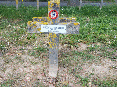 Tombe deVINCENTELLI Jean Baptiste  à <a HREF=fotom2l.php?necro=383>  <U>Ivry-sur-Seine (CarrÃ©s Militaires du CimetiÃ¨re)</U> </A> 42e division