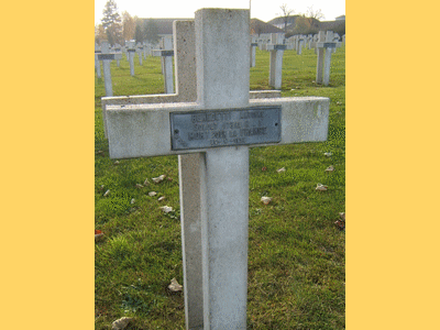 Tombe deBENEDETTI Antoine à <a HREF=fotom2l.php?necro=216>  <U>Sarrebourg (NÃ©cropole Nationale des prisonniers de guerre FranÃ§ais)</U> </A> 7929