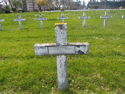 Tombe deAGOSTINI Sauveur à <a HREF=fotom2l.php?necro=246>  <U>Villeurbanne (Nécropole Nationale 'La DOUA') </U> </A> B-18-39