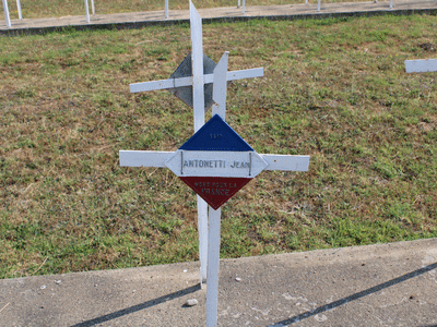 Tombe deANTONETTI Jean André à <a HREF=fotom2l.php?necro=415>  <U>BITOLA (CimetiÃ¨re militaire franÃ§ais)</U> </A> 1511