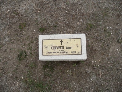 Tombe deCERVETTI Hubert à <a HREF=fotom2l.php?necro=308>  <U>Aix-en-Provence (Nécropole Nationale de Luynes) </U> </A> Carré C rang 42 Tombe 9