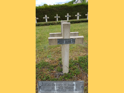 Tombe deLIBERI François Marie à <a HREF=fotom2l.php?necro=82>  <U>Neufchâteau  (Nécropole nationale) </U> </A> 244