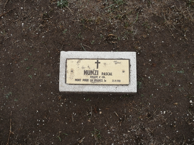 Tombe deNUNZI Pascal   à <a HREF=fotom2l.php?necro=308>  <U>Aix-en-Provence (Nécropole Nationale de Luynes) </U> </A> Carré C Rang 33 Tombe 26