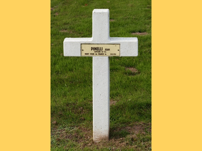 Tombe dePINELLI Jean  à <a HREF=fotom2l.php?necro=438>  <U>Abreschviller(Nécropole nationale 