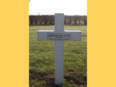 Tombe deGIORDANI Joseph Antoine à <a HREF=fotom2l.php?necro=27>  <U></U> </A> Carré 39/45 Tombe 88