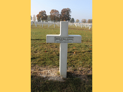 Tombe deNICOLAI Marc Antoine à <a HREF=fotom2l.php?necro=27>  <U>Suippes(La Ferme de ) </U> </A> EPERNAY-177