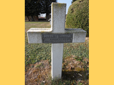 Tombe deMARIANI Barthélemy à <a HREF=fotom2l.php?necro=28>  <U>Suippes-Ville (Nécropole) </U> </A> 2048