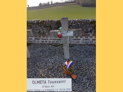 Tombe deOLMETA Toussaint à <a HREF=fotom2l.php?necro=359>  <U>Beauvoir(carré militaire du cimetière communal) </U> </A> 