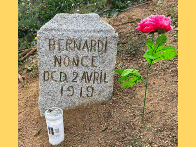Tombe deBERNARDI Nonce à Enterré en CORSE Cimetière privé  à MEZZAVIA